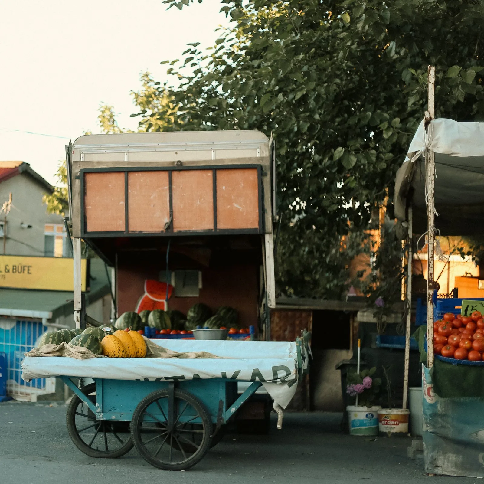 Fresh produce and Cape flavours at the market.